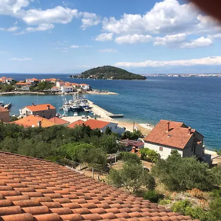 Pensjonat Kali/ Uglian Island's Waterfront Kali